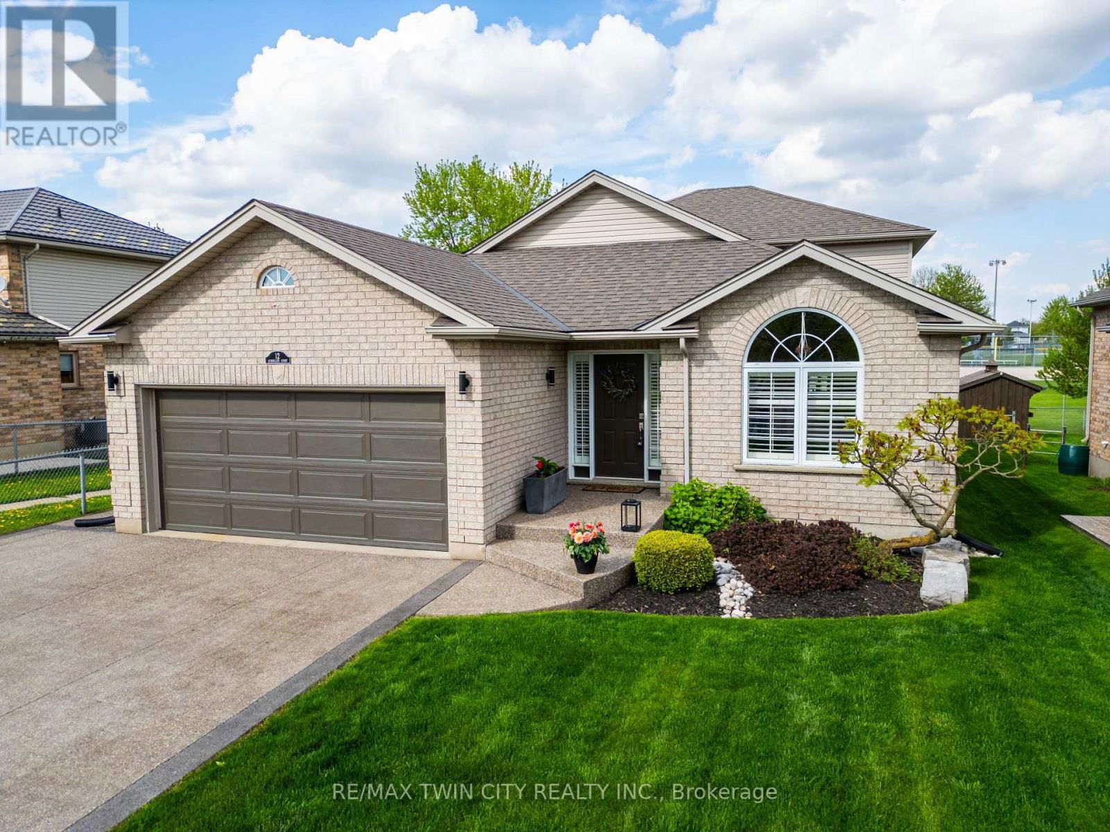 12 SCHNELLER COURT Image 1
