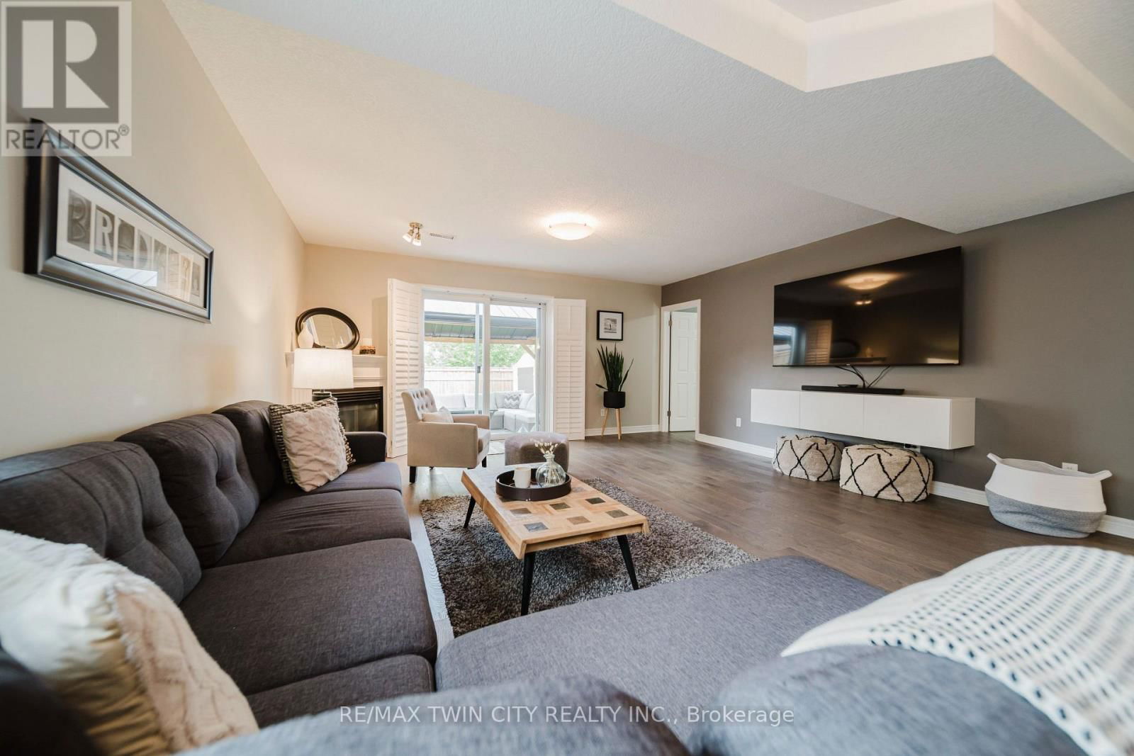 12 SCHNELLER COURT Image 14