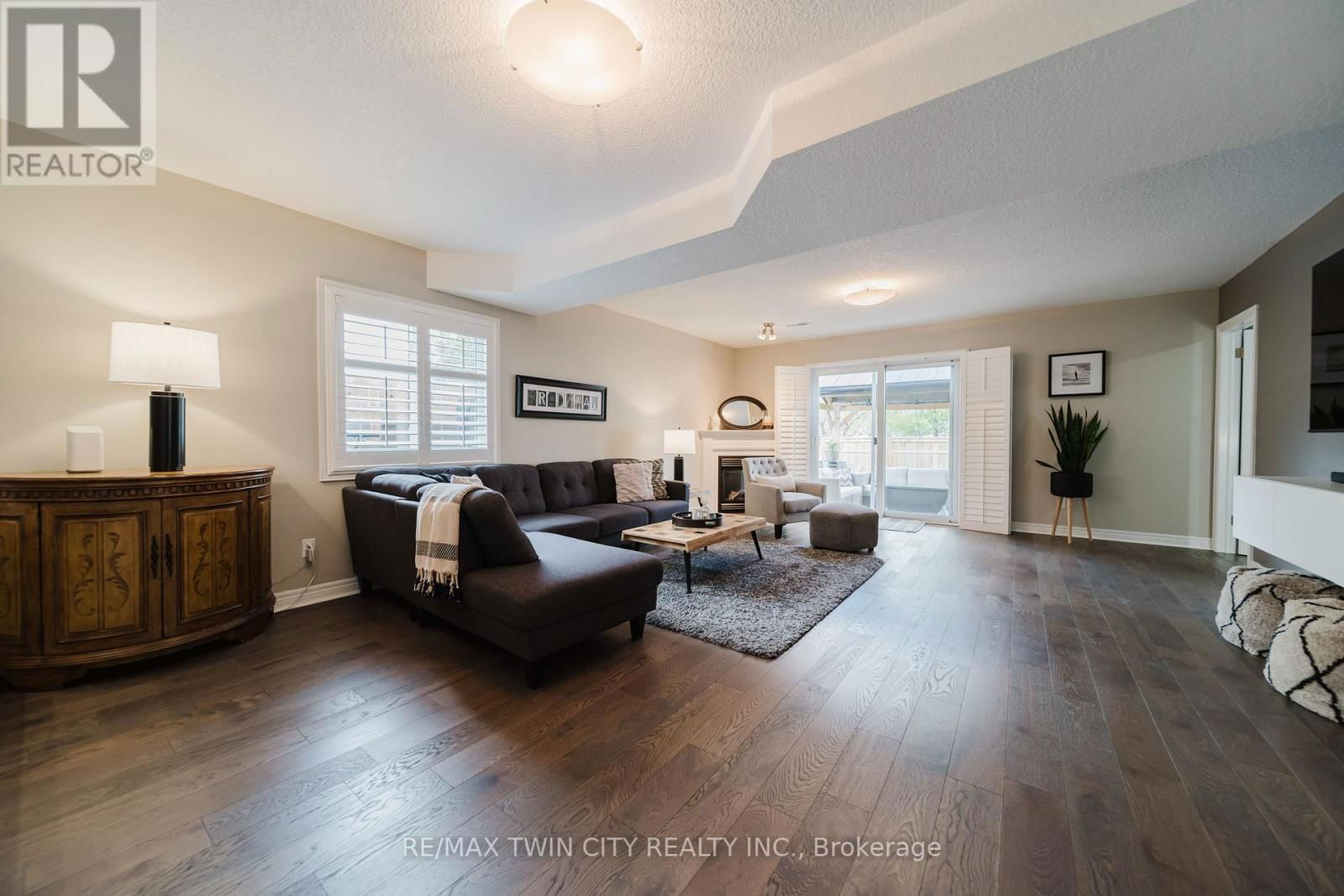 12 SCHNELLER COURT Image 15