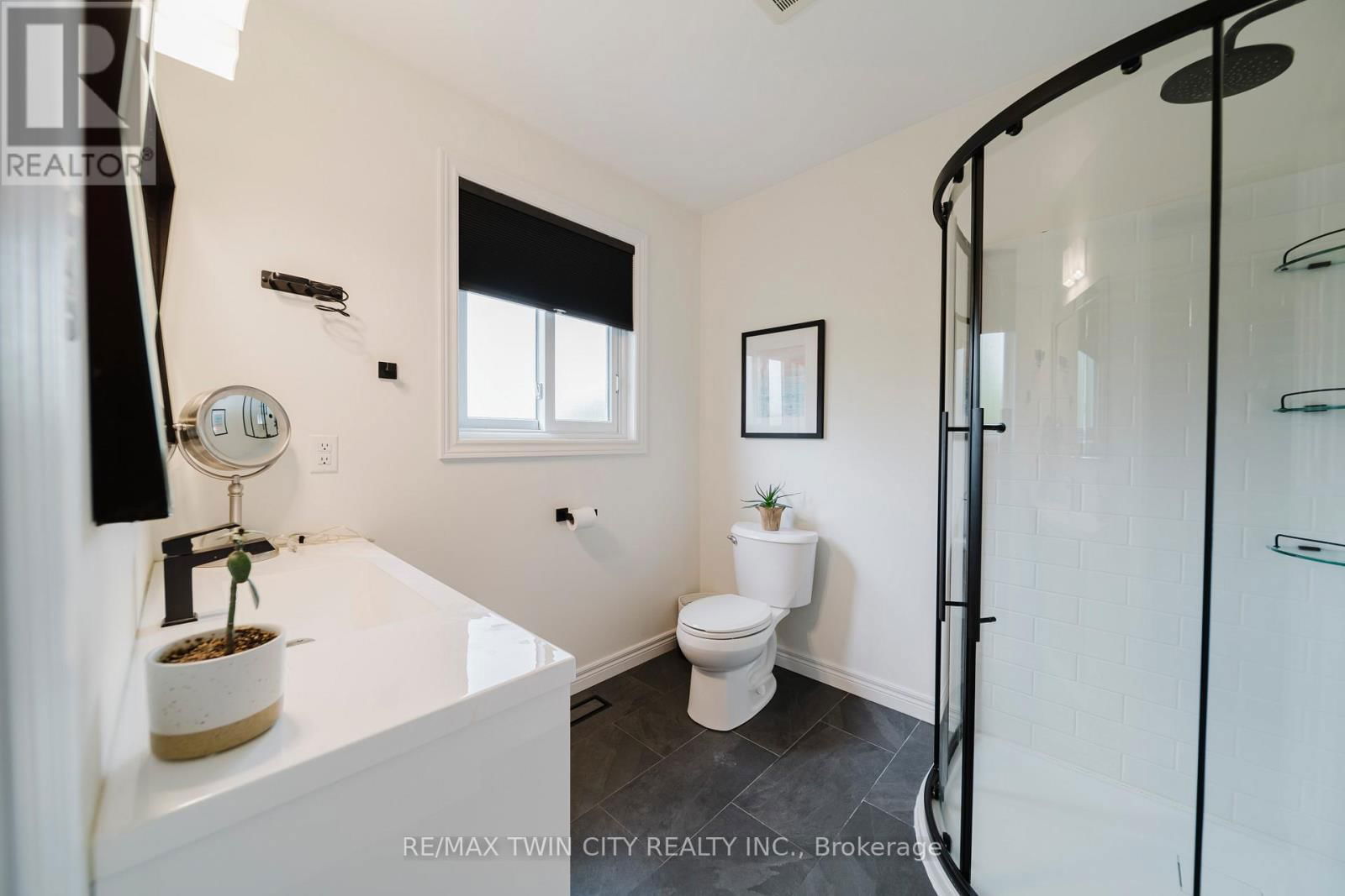 12 SCHNELLER COURT Image 21