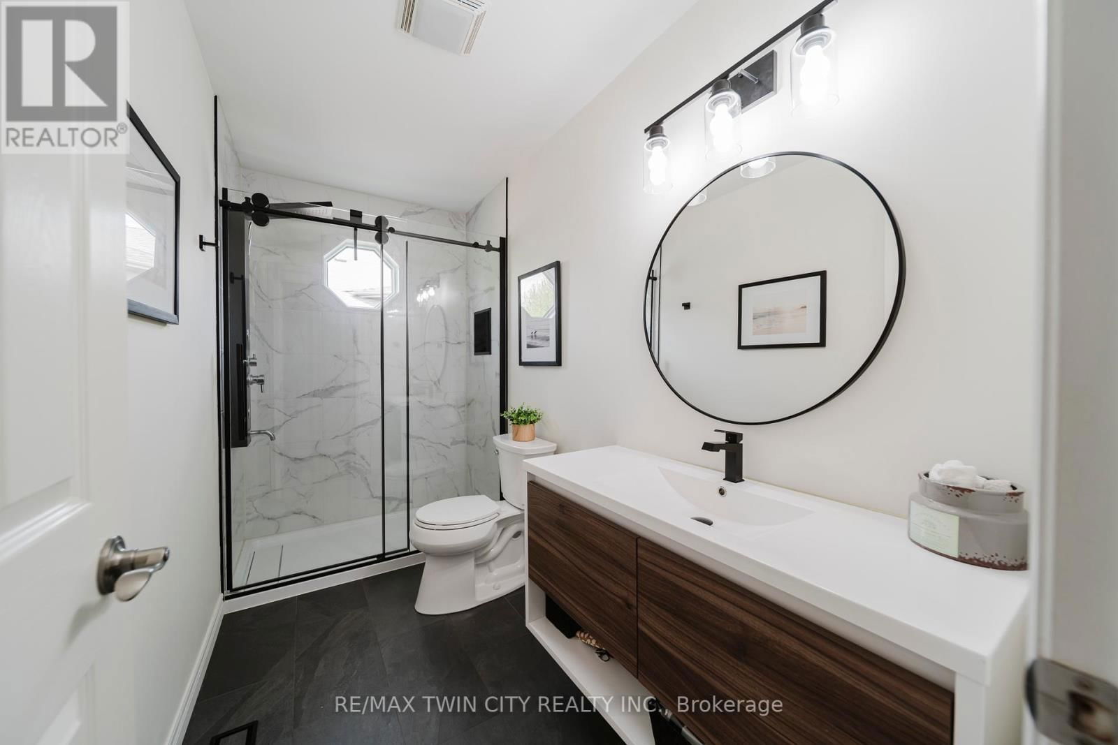 12 SCHNELLER COURT Image 25