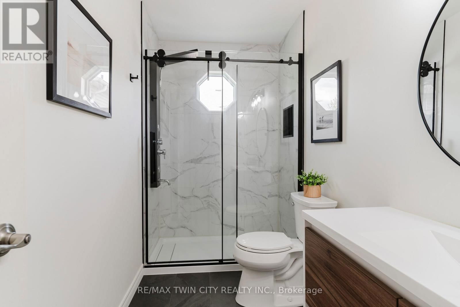 12 SCHNELLER COURT Image 26