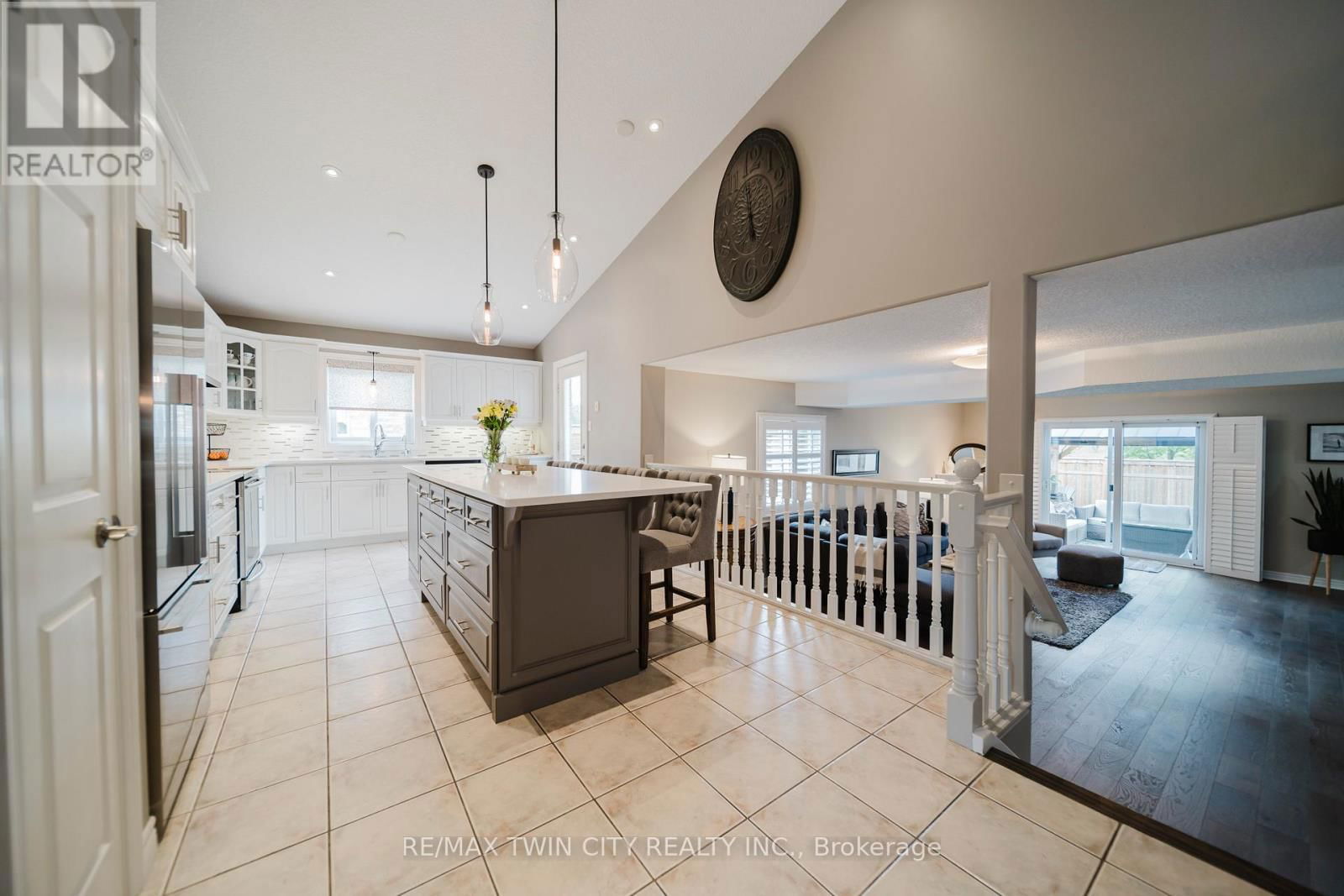 12 SCHNELLER COURT Image 3