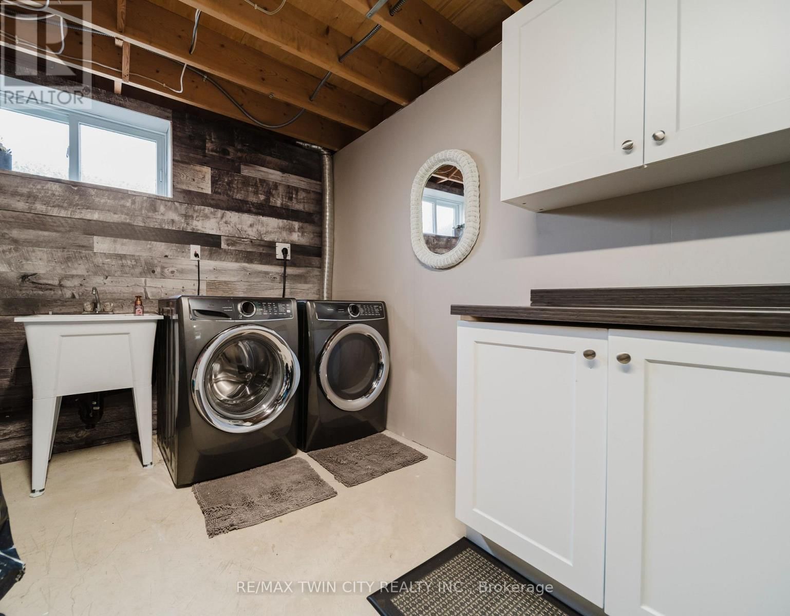 12 SCHNELLER COURT Image 31