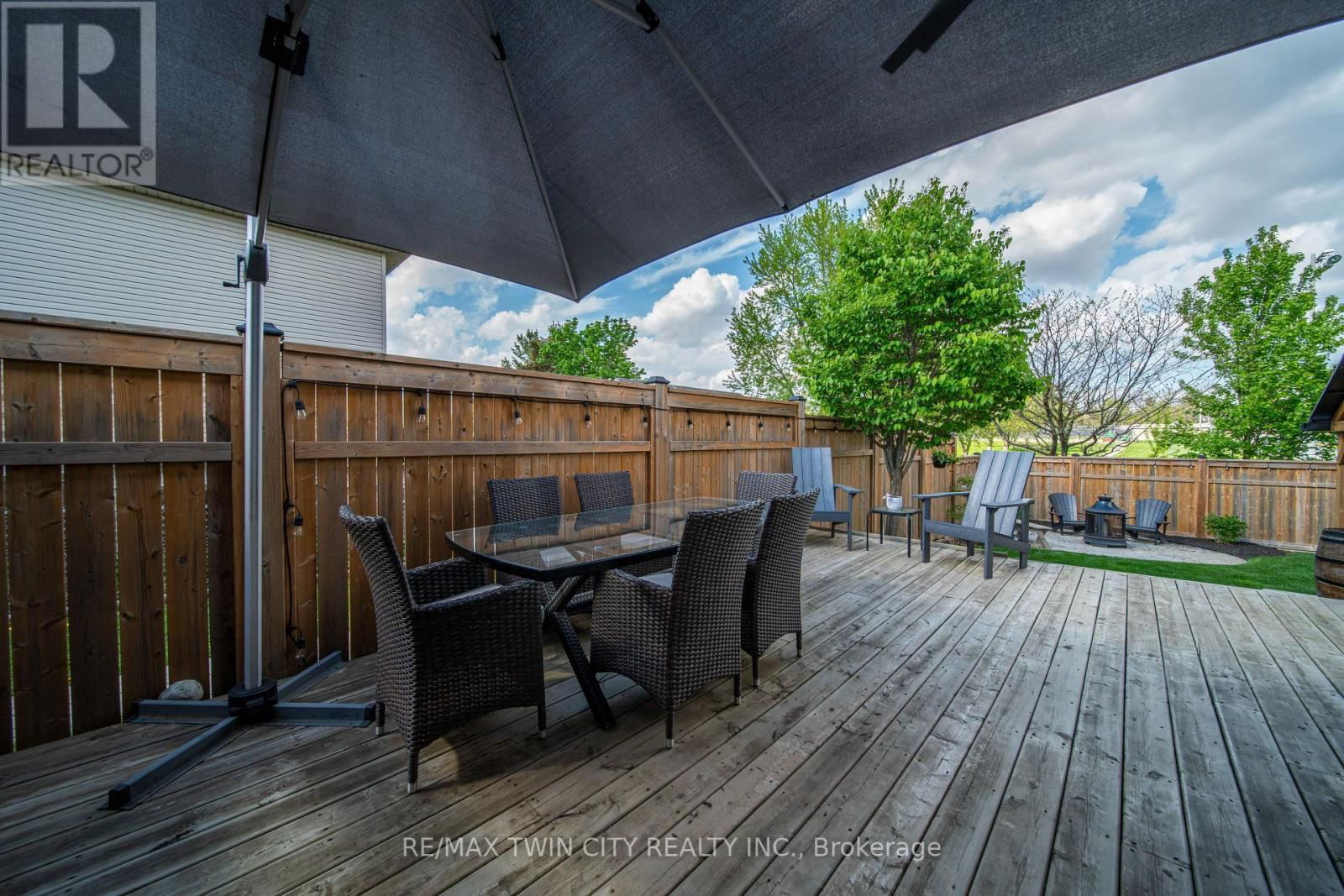 12 SCHNELLER COURT Image 33
