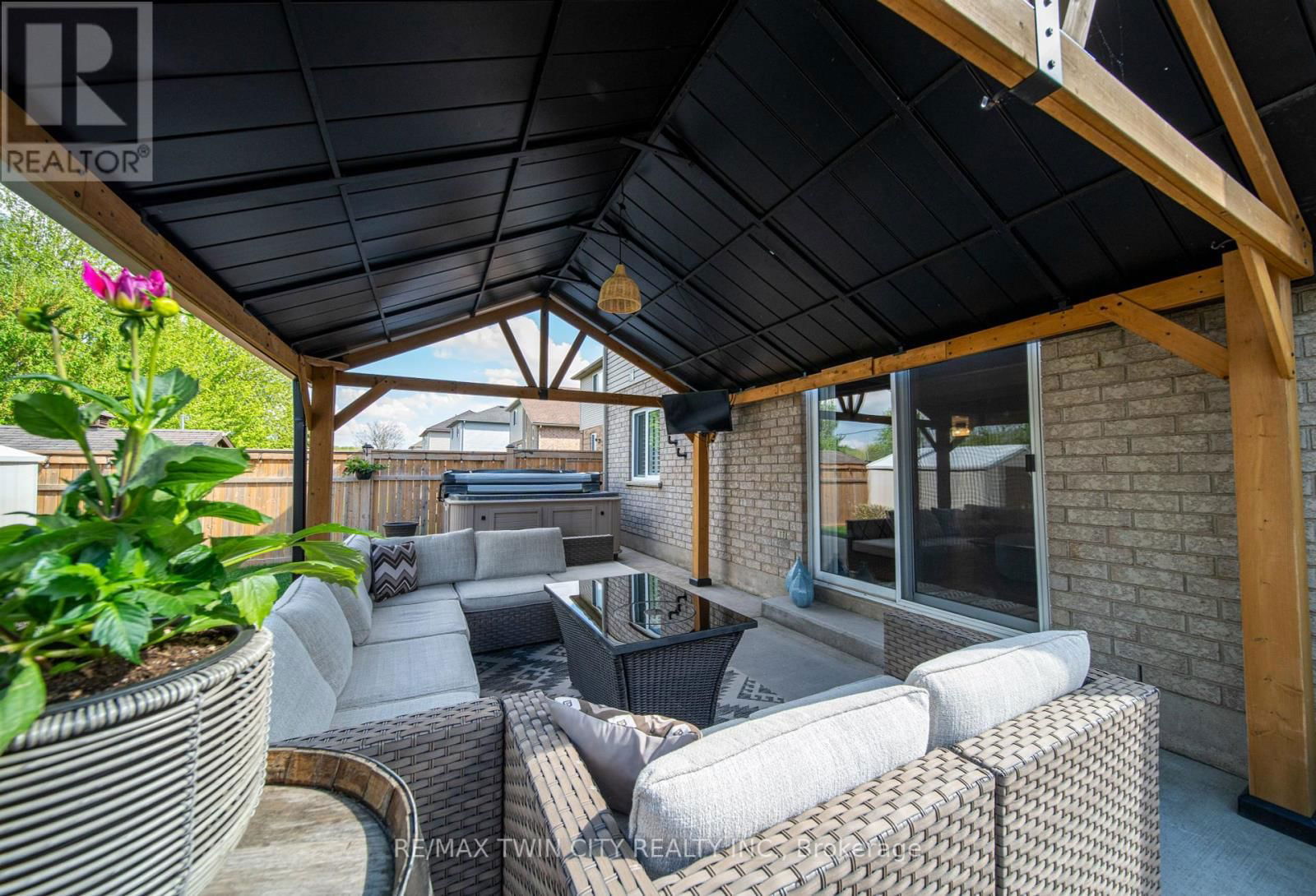 12 SCHNELLER COURT Image 36