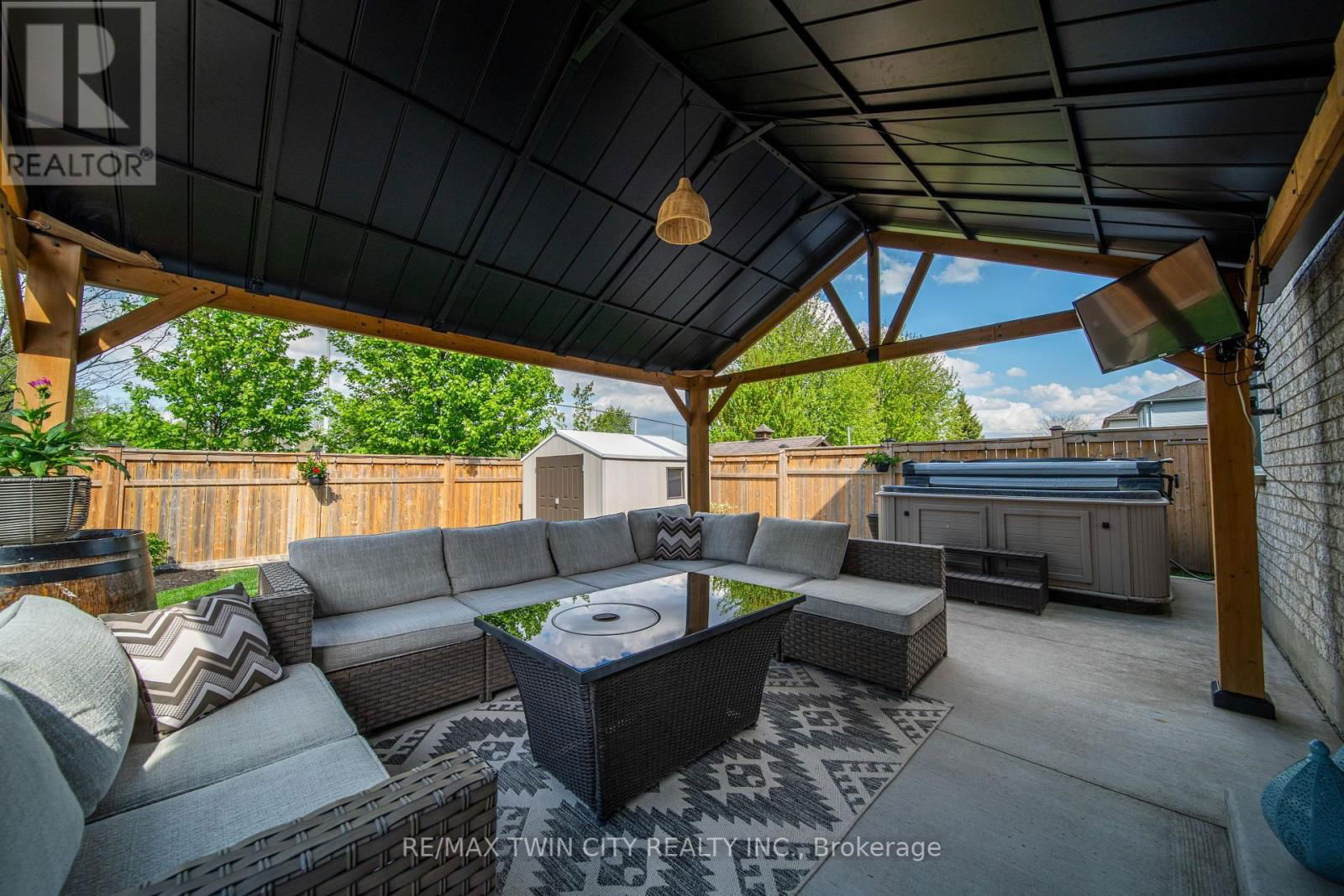 12 SCHNELLER COURT Image 37