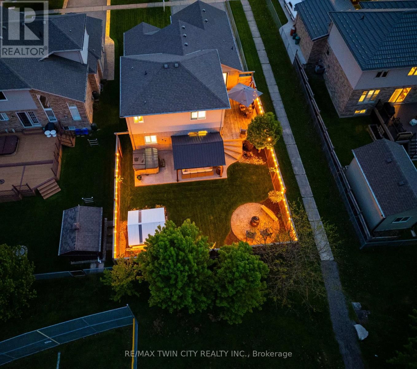 12 SCHNELLER COURT Image 43