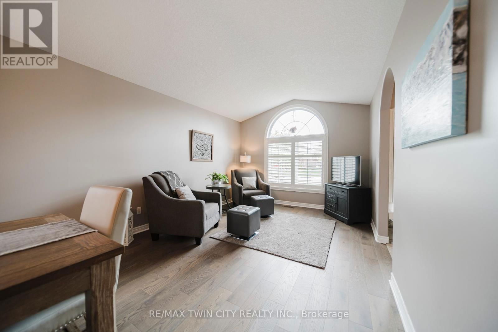 12 SCHNELLER COURT Image 9