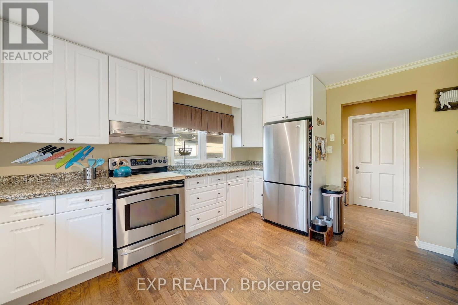 38 ROLAND ROAD Image 10