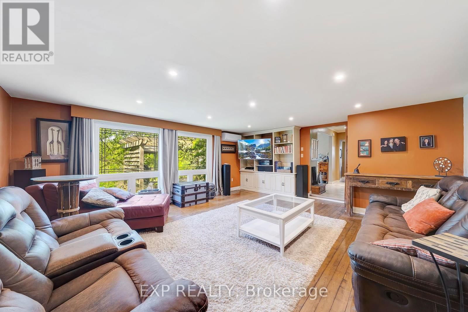 38 ROLAND ROAD Image 14