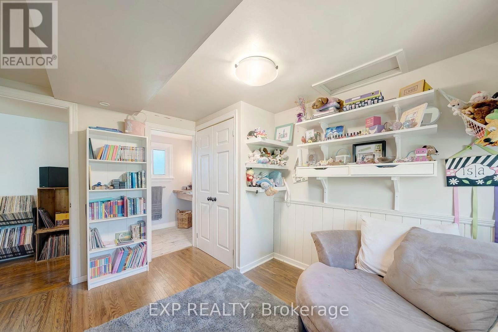 38 ROLAND ROAD Image 17