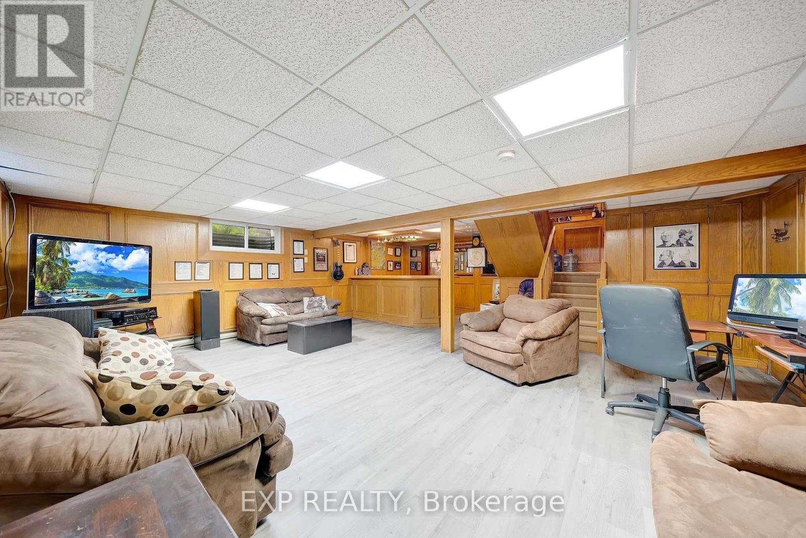 38 ROLAND ROAD Image 29
