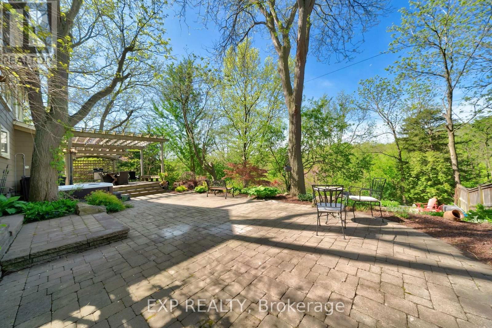 38 ROLAND ROAD Image 30