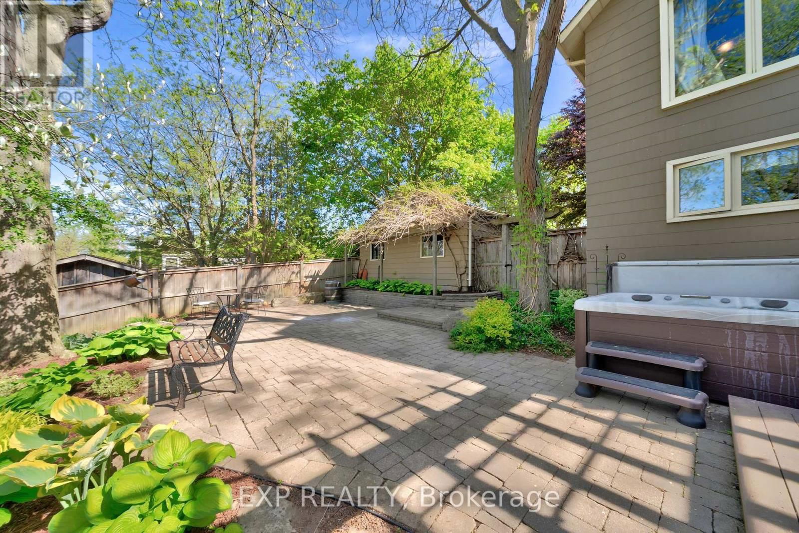38 ROLAND ROAD Image 31