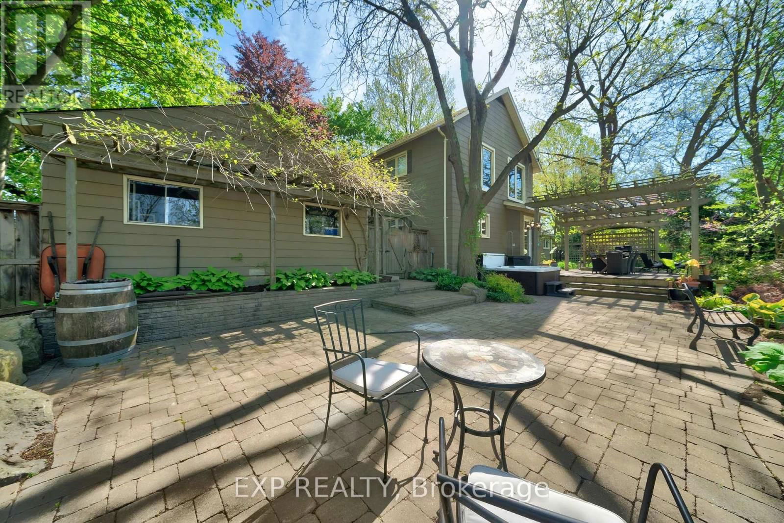 38 ROLAND ROAD Image 40
