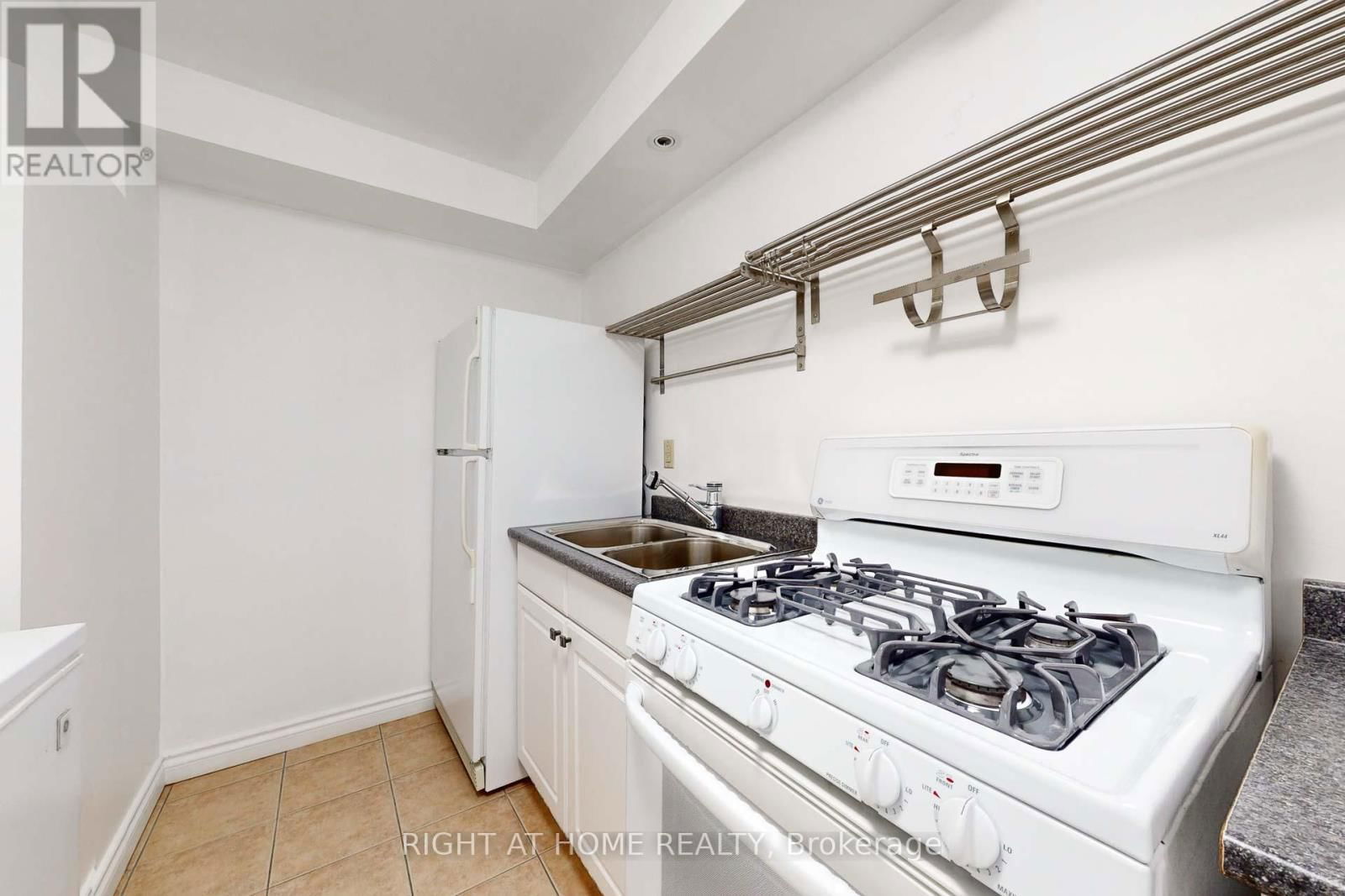34 MAPLE AVENUE Image 35