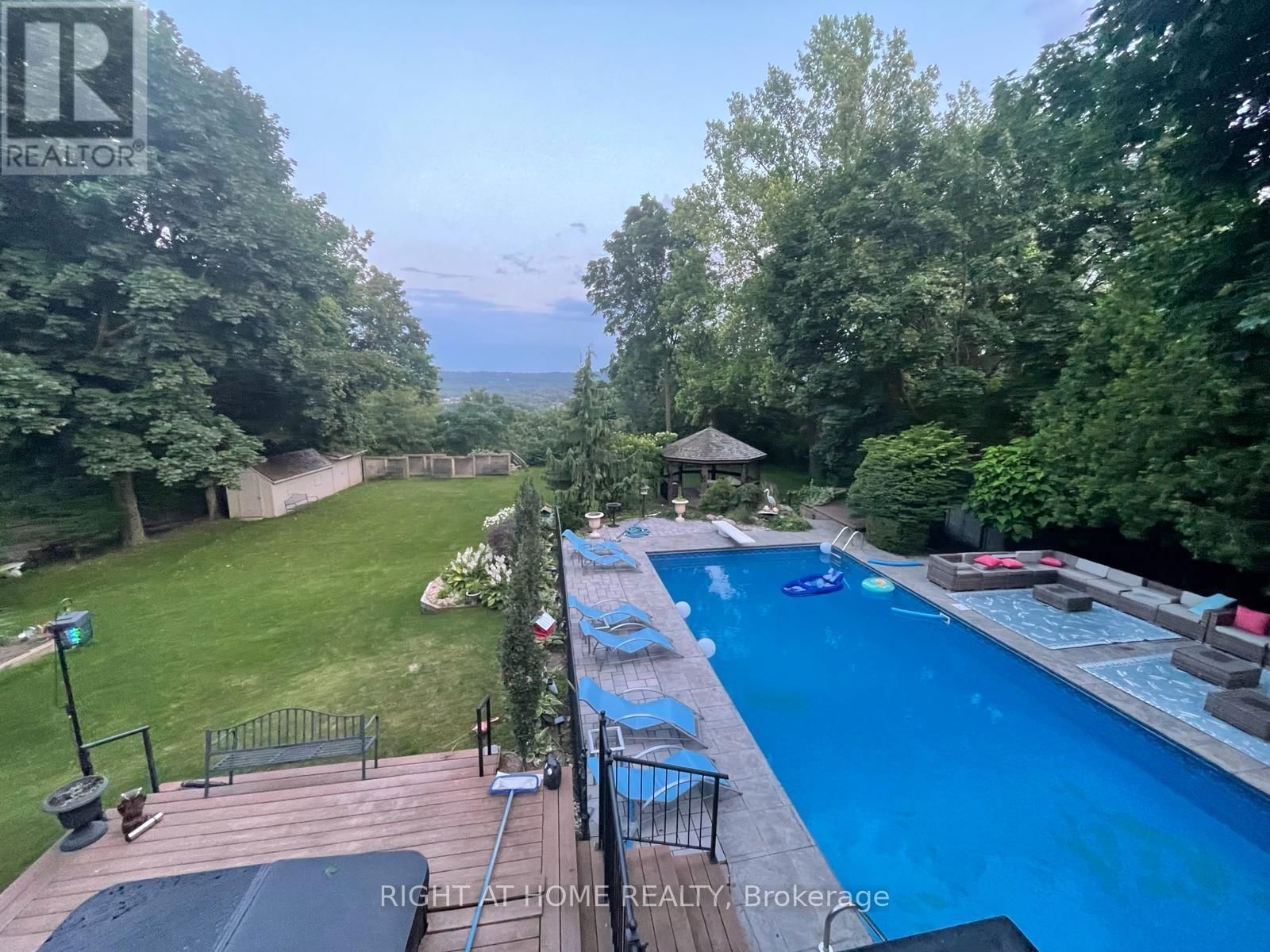 34 MAPLE AVENUE Image 45