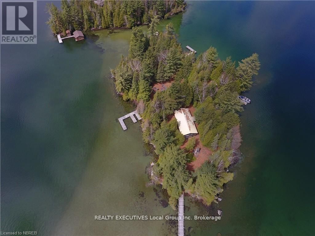 2 ISLAND 939 Image 12