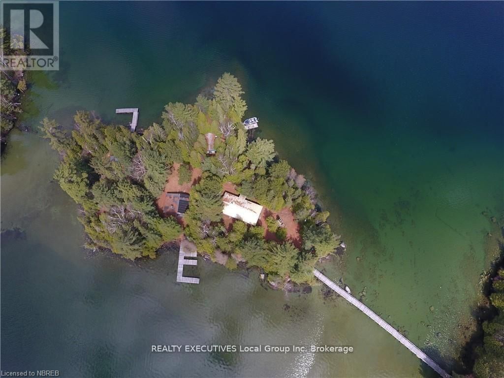 2 ISLAND 939 Image 14