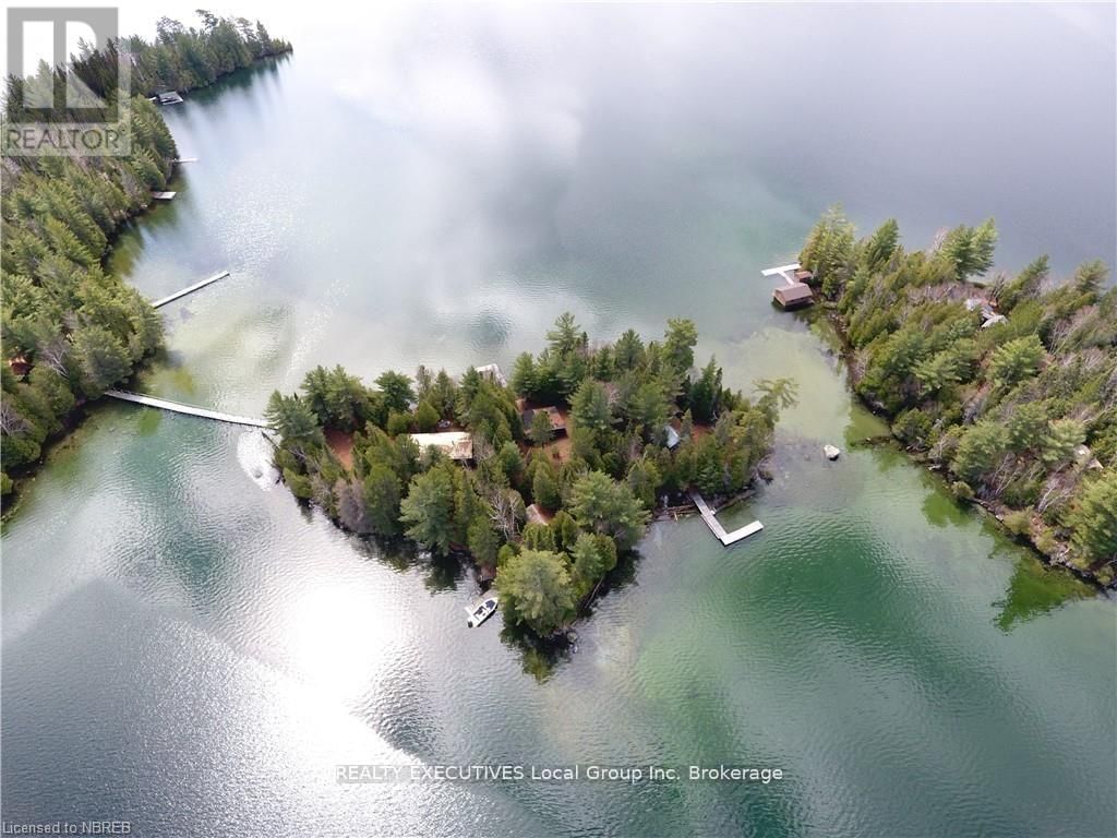 2 ISLAND 939 Image 15