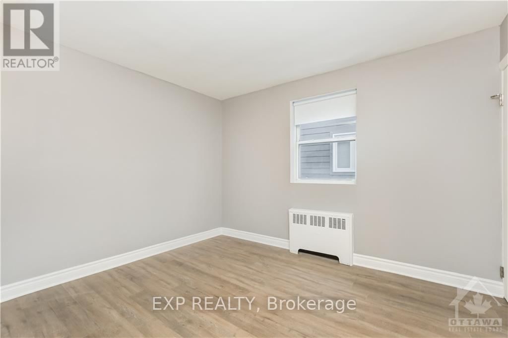 214 CARILLON STREET Image 12