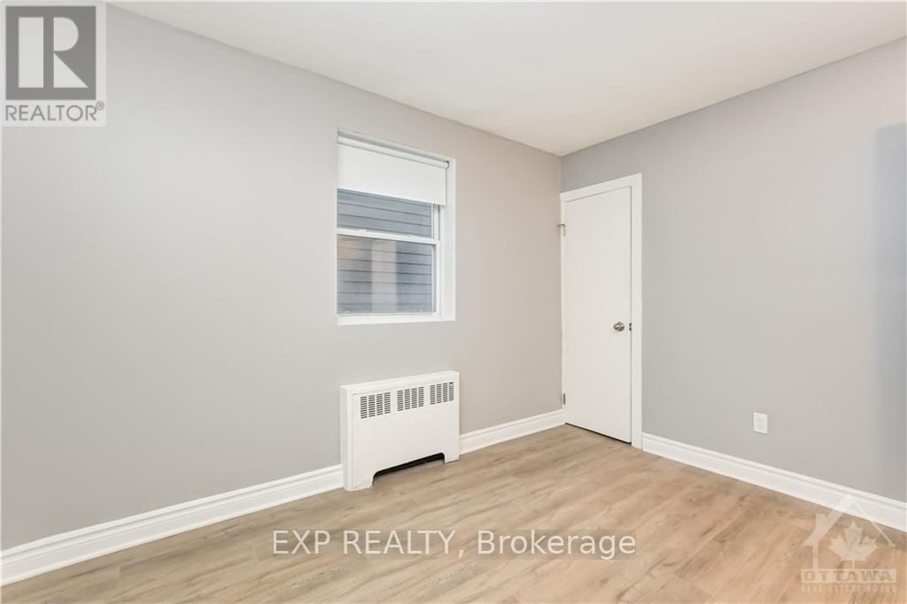 214 CARILLON STREET Image 13