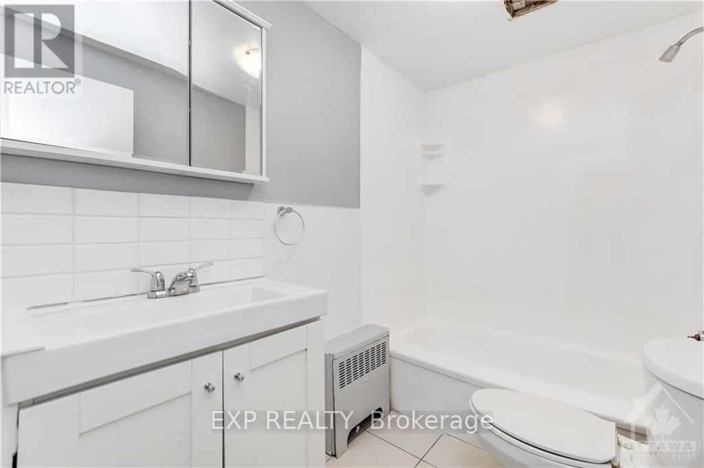 214 CARILLON STREET Image 14