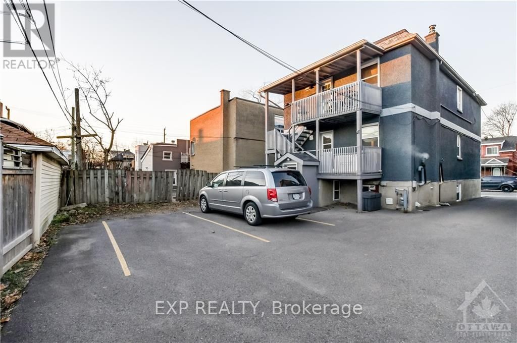 214 CARILLON STREET Image 18
