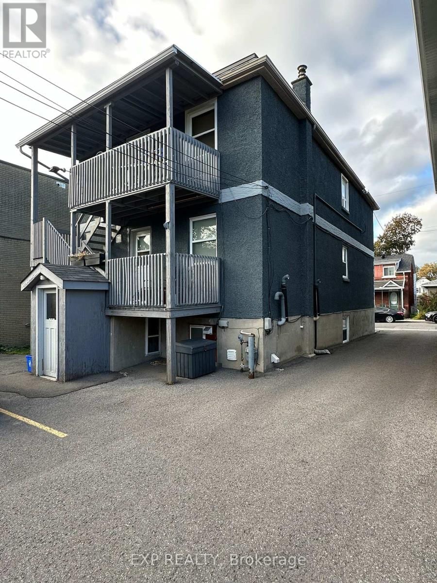 214 CARILLON STREET Image 20