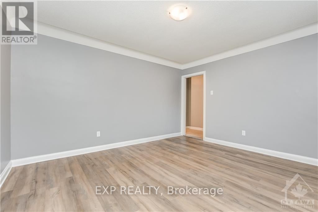214 CARILLON STREET Image 7