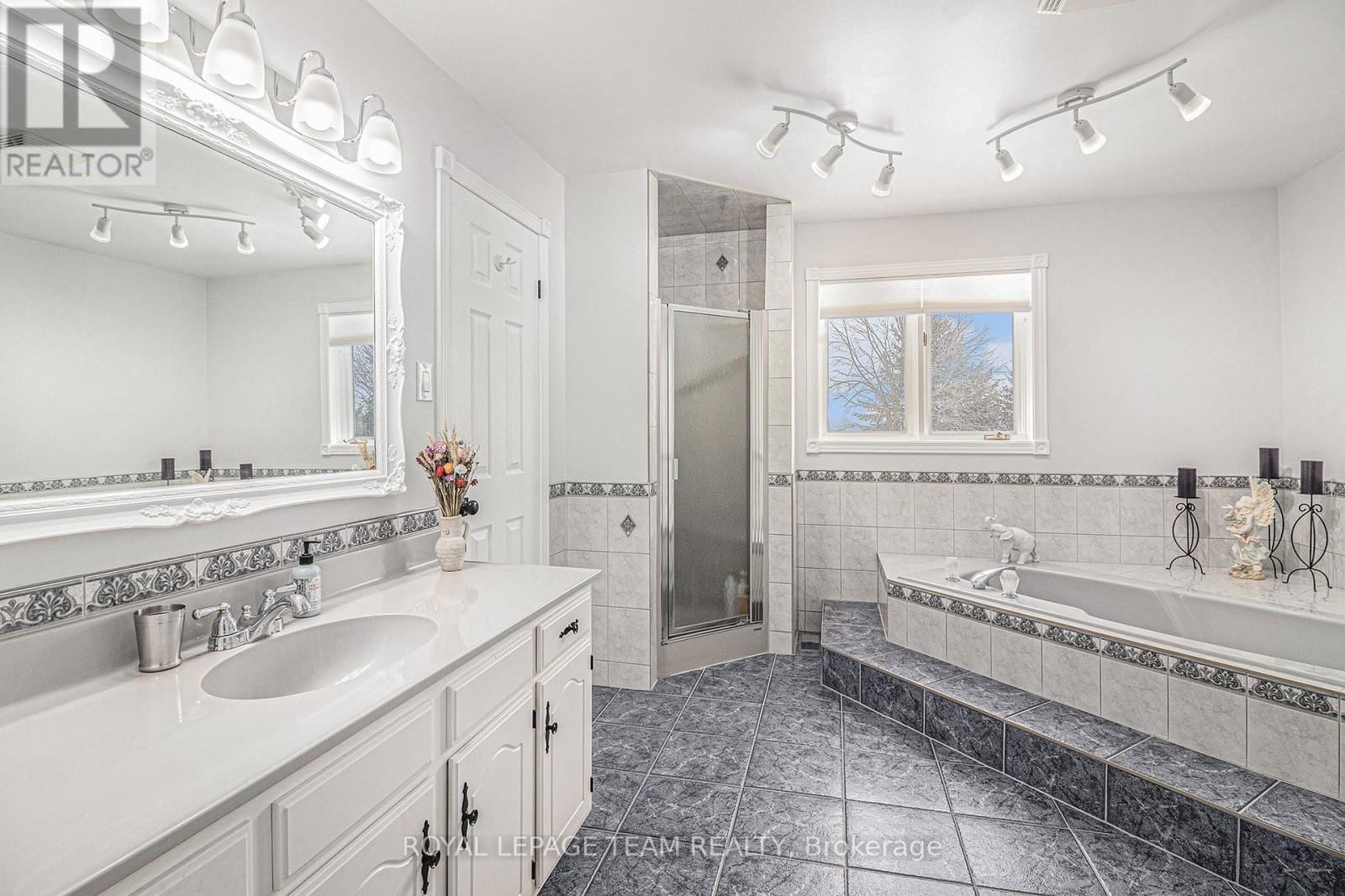 2525 FAWCETT ROAD Image 24