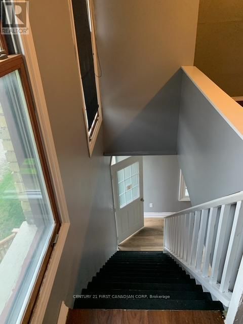 88 SANDERS STREET WEST Image 12