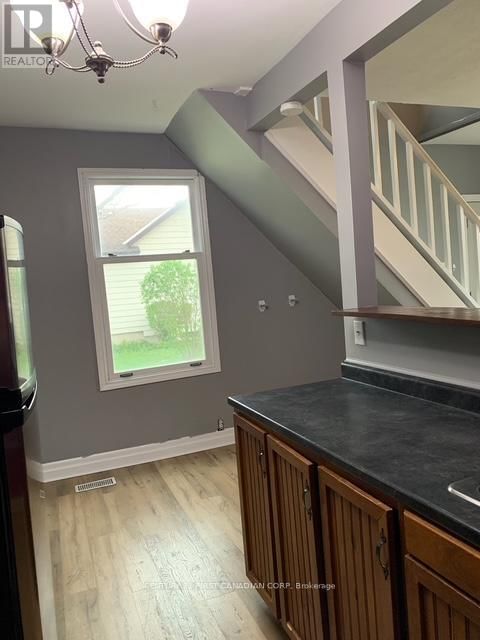 88 SANDERS STREET WEST Image 3
