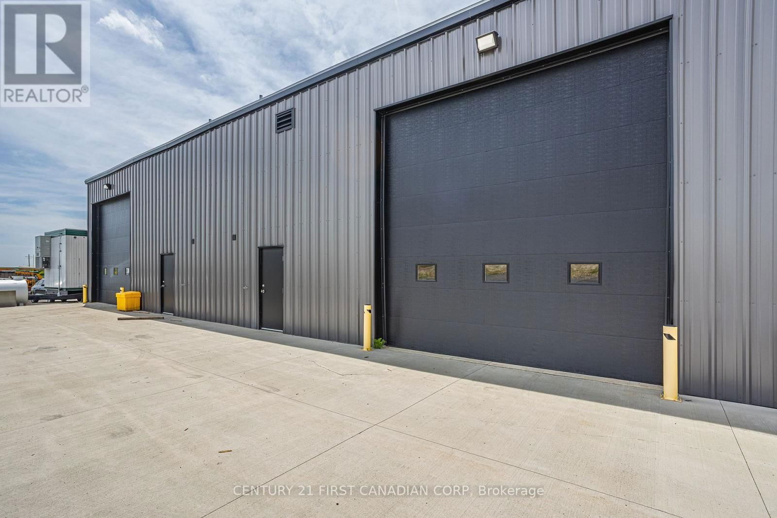 2 - 869 WRIGHT STREET Image 24