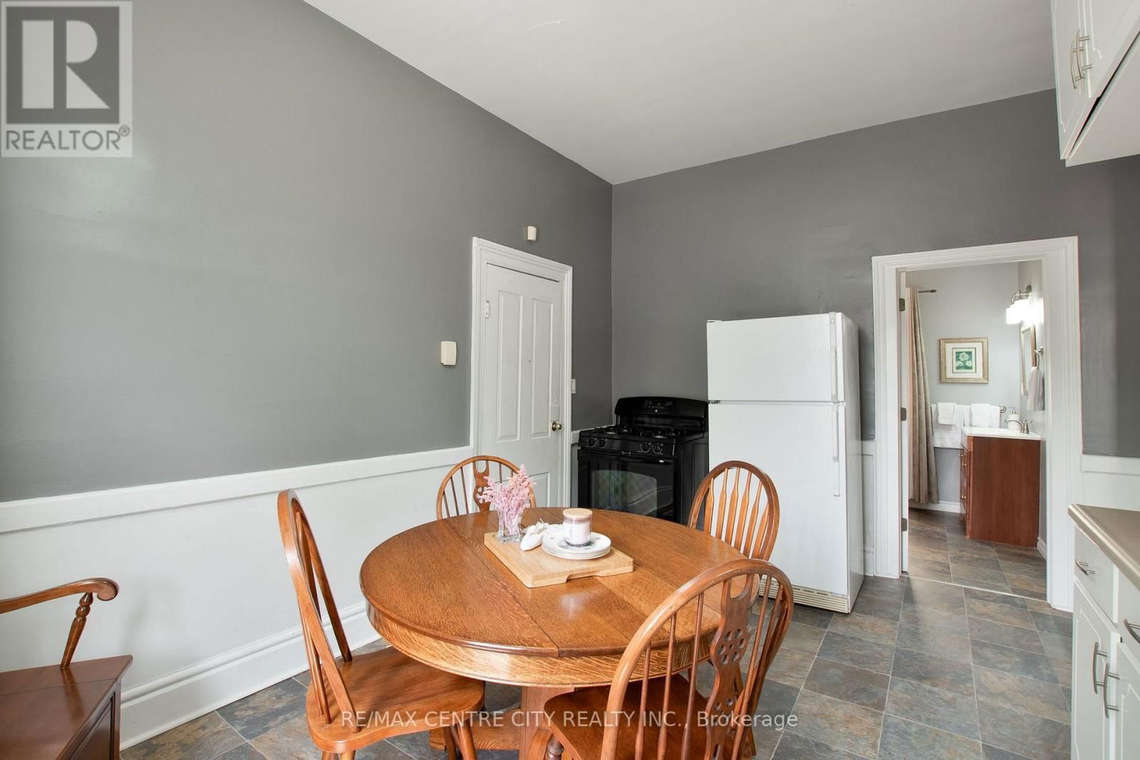 582 PALL MALL STREET Image 10