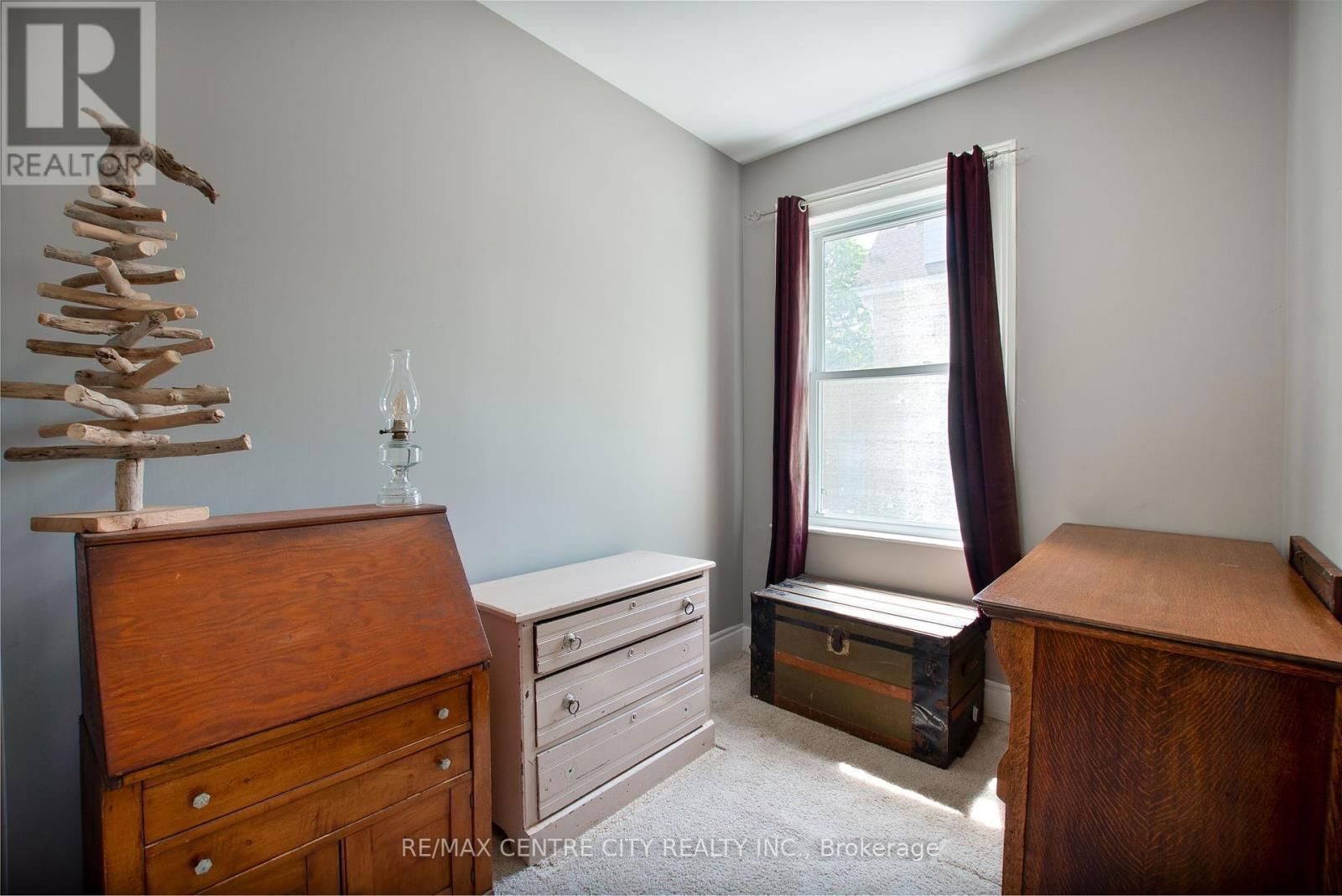 582 PALL MALL STREET Image 12