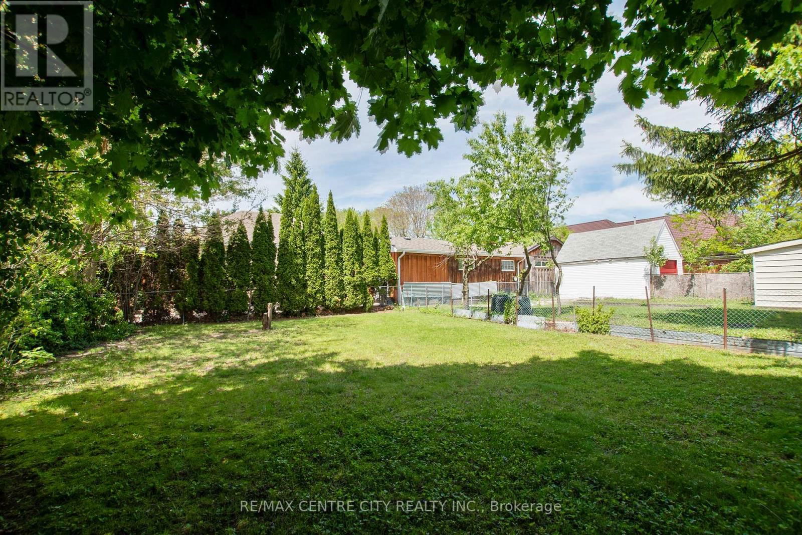 582 PALL MALL STREET Image 19