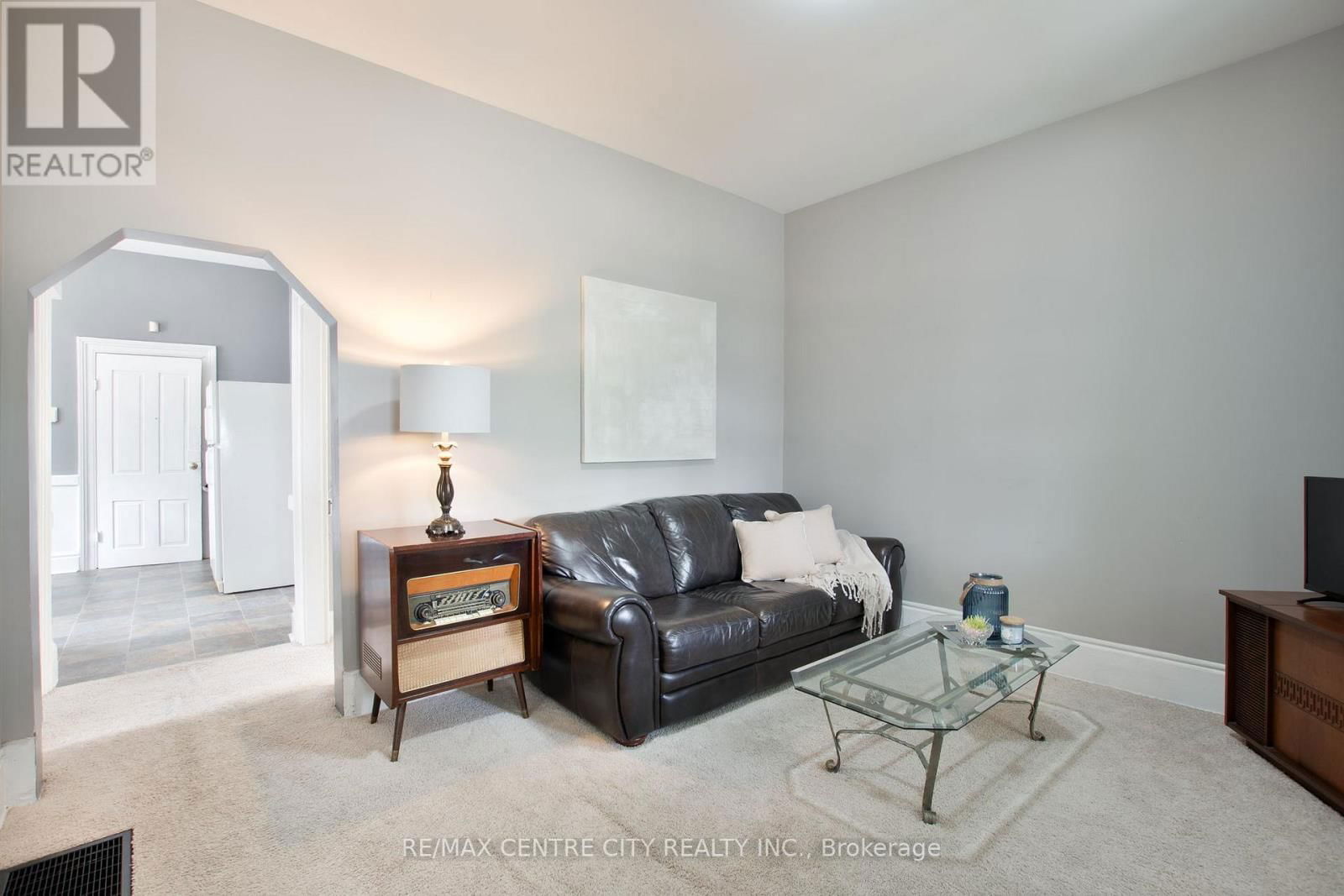 582 PALL MALL STREET Image 5