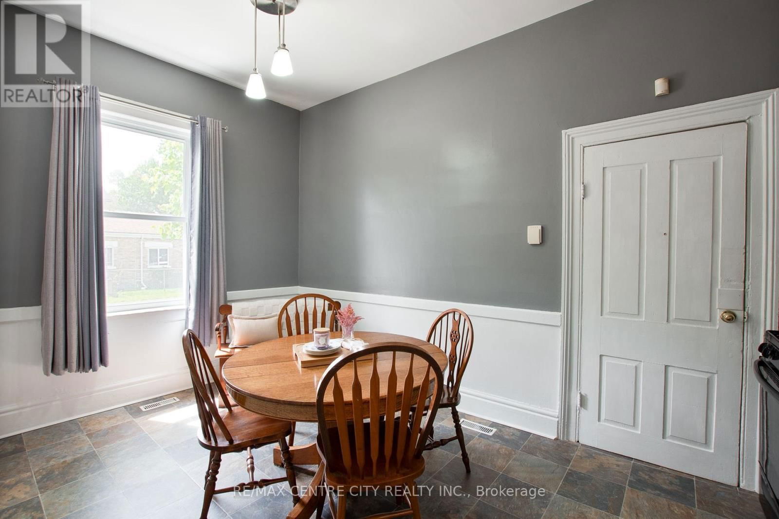 582 PALL MALL STREET Image 8