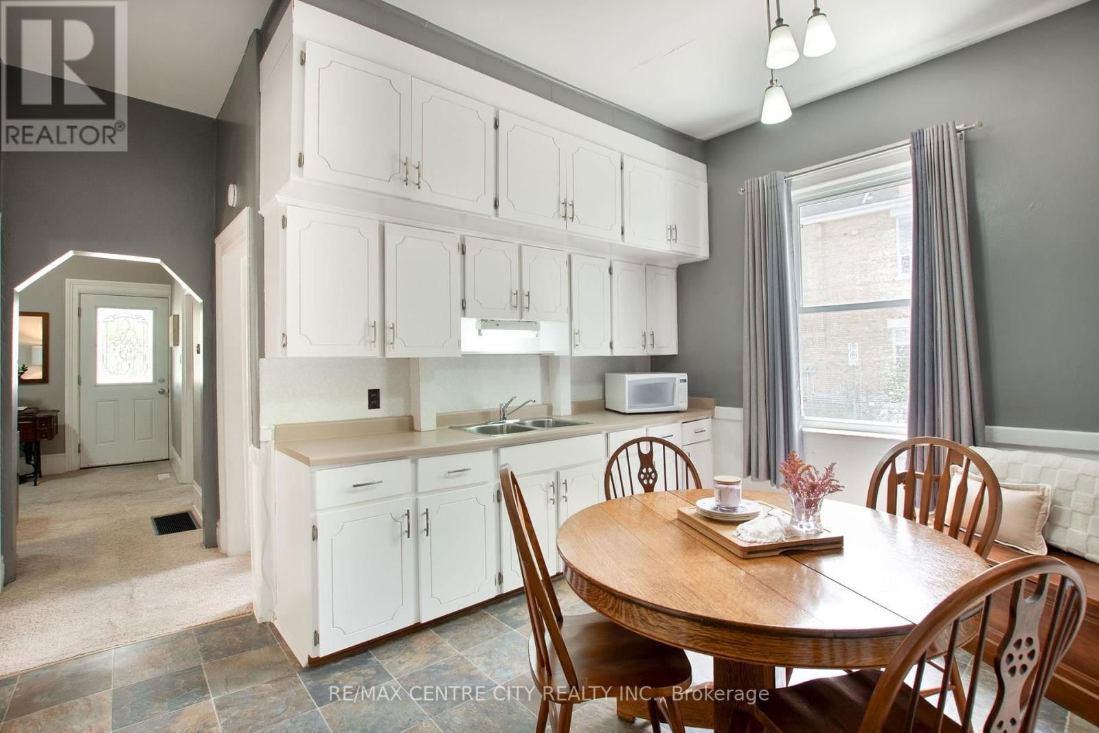 582 PALL MALL STREET Image 9