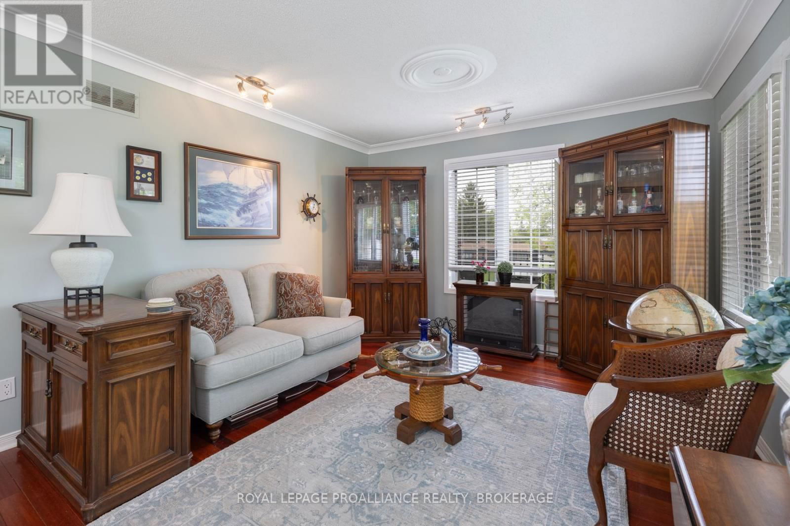 1682 SOUTH BOULEVARD Image 12