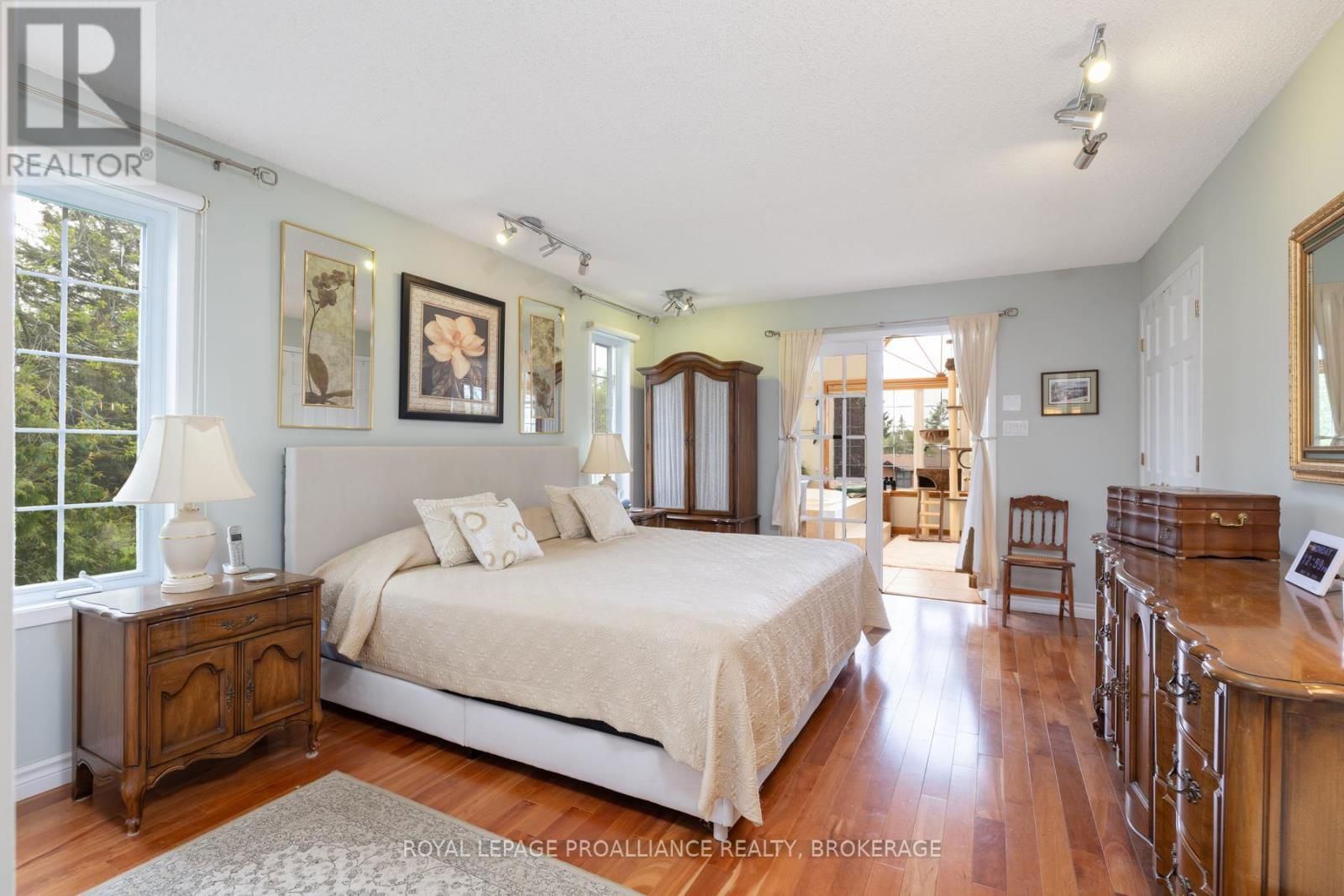 1682 SOUTH BOULEVARD Image 16