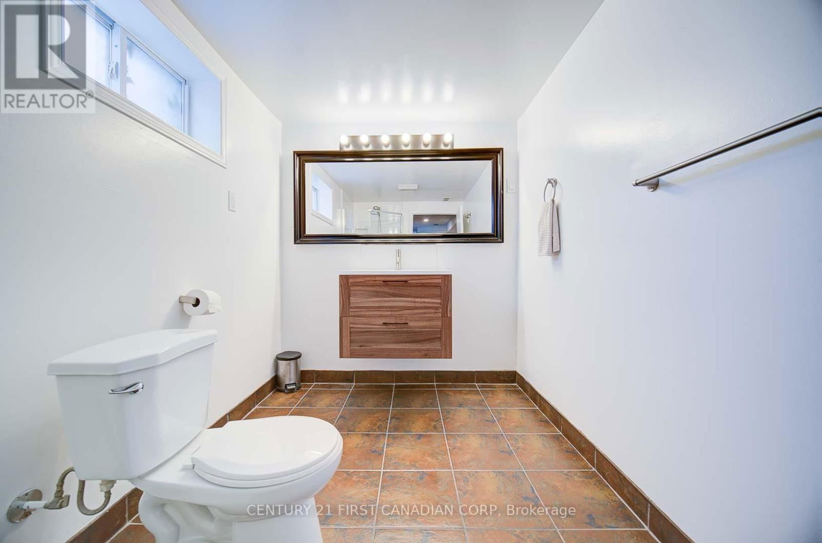3 - 581 TALBOT STREET Image 7