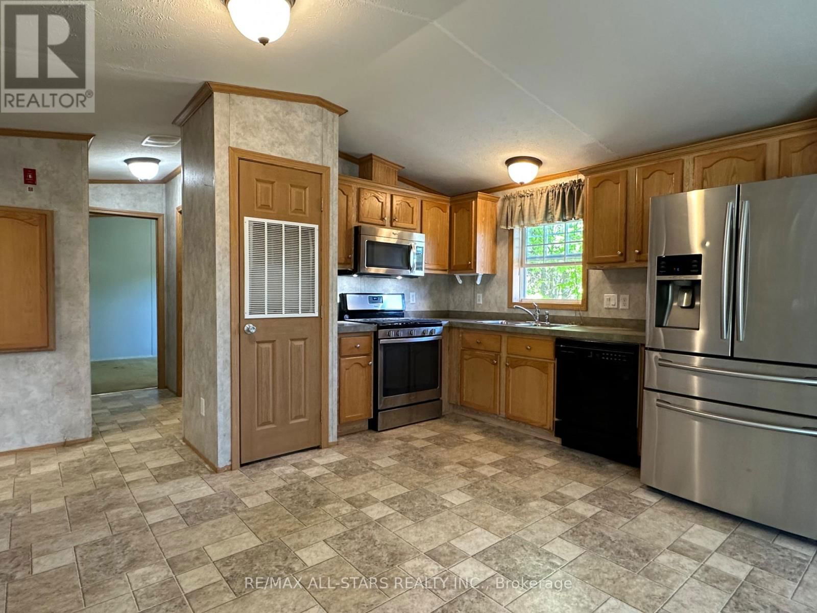 RACOON ROAD Image 19