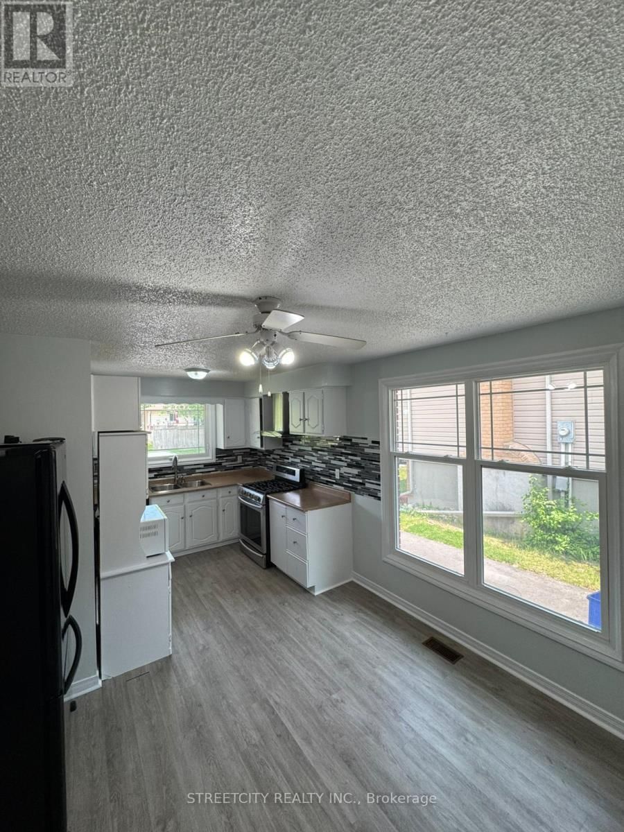 21 POPLAR CRESCENT Image 1