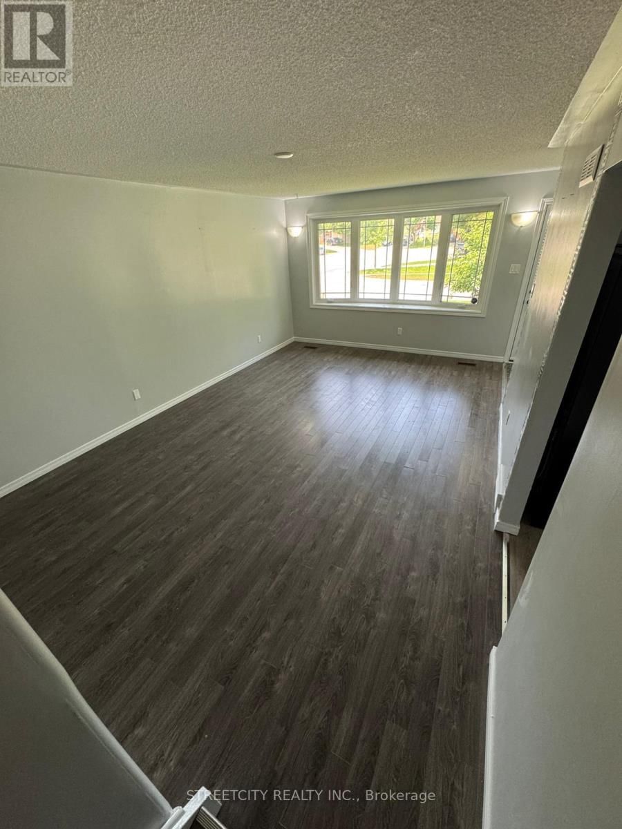 21 POPLAR CRESCENT Image 3