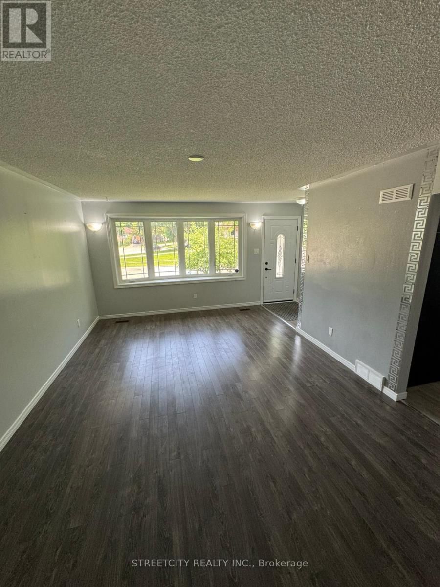 21 POPLAR CRESCENT Image 4