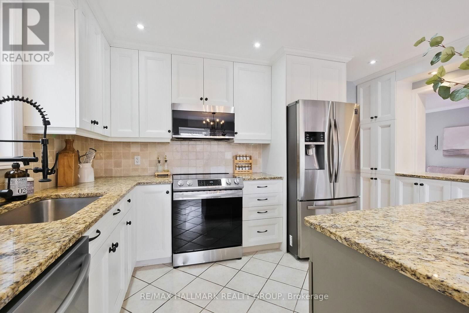 35 WILLOW GLEN DRIVE Image 12