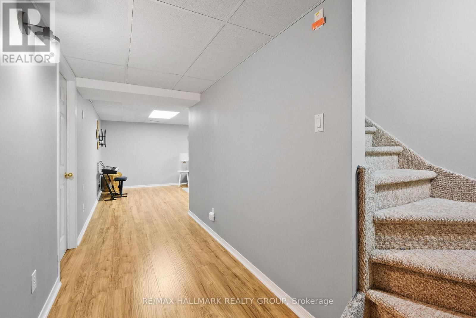 35 WILLOW GLEN DRIVE Image 24